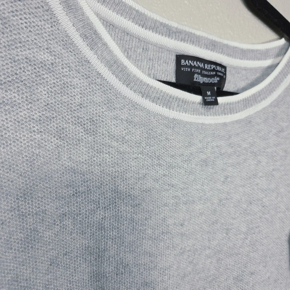 Banana Republic Filpucci Italian Yarn Sweater Gray White Trim‎ Size M